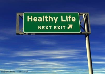 Indicator rutier verde cu textul „Healthy Life - NEXT EXIT"