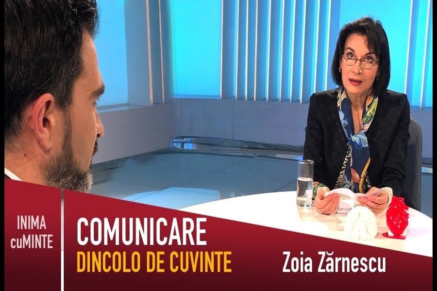 Cadru de emisiune cu titlul „Comunicare dincolo de cuvinte” și numele Zoia Zărnescu