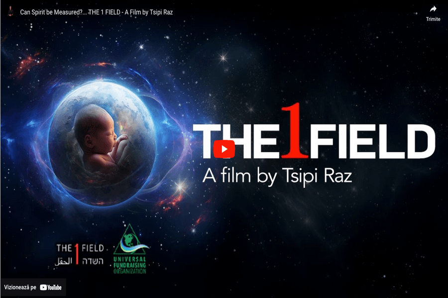 Captură video cu afișul „THE 1 FIELD” și un prunc într-o planetă